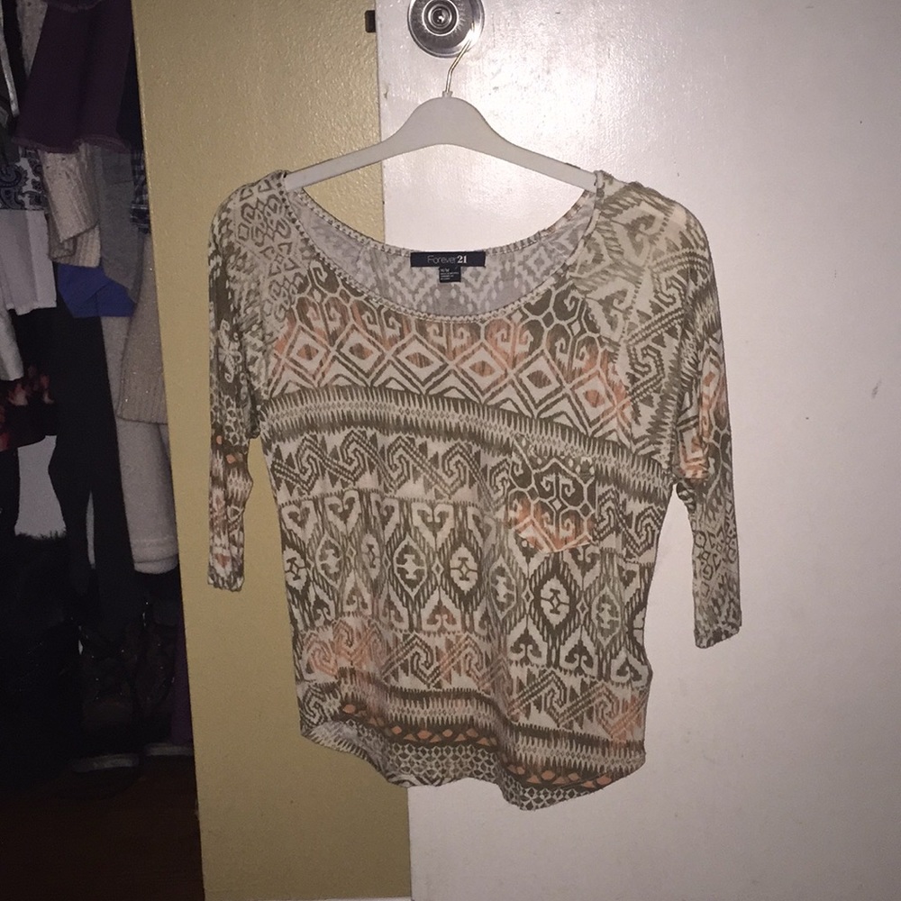 FOREVER 21 Very fashionable and nice styled top